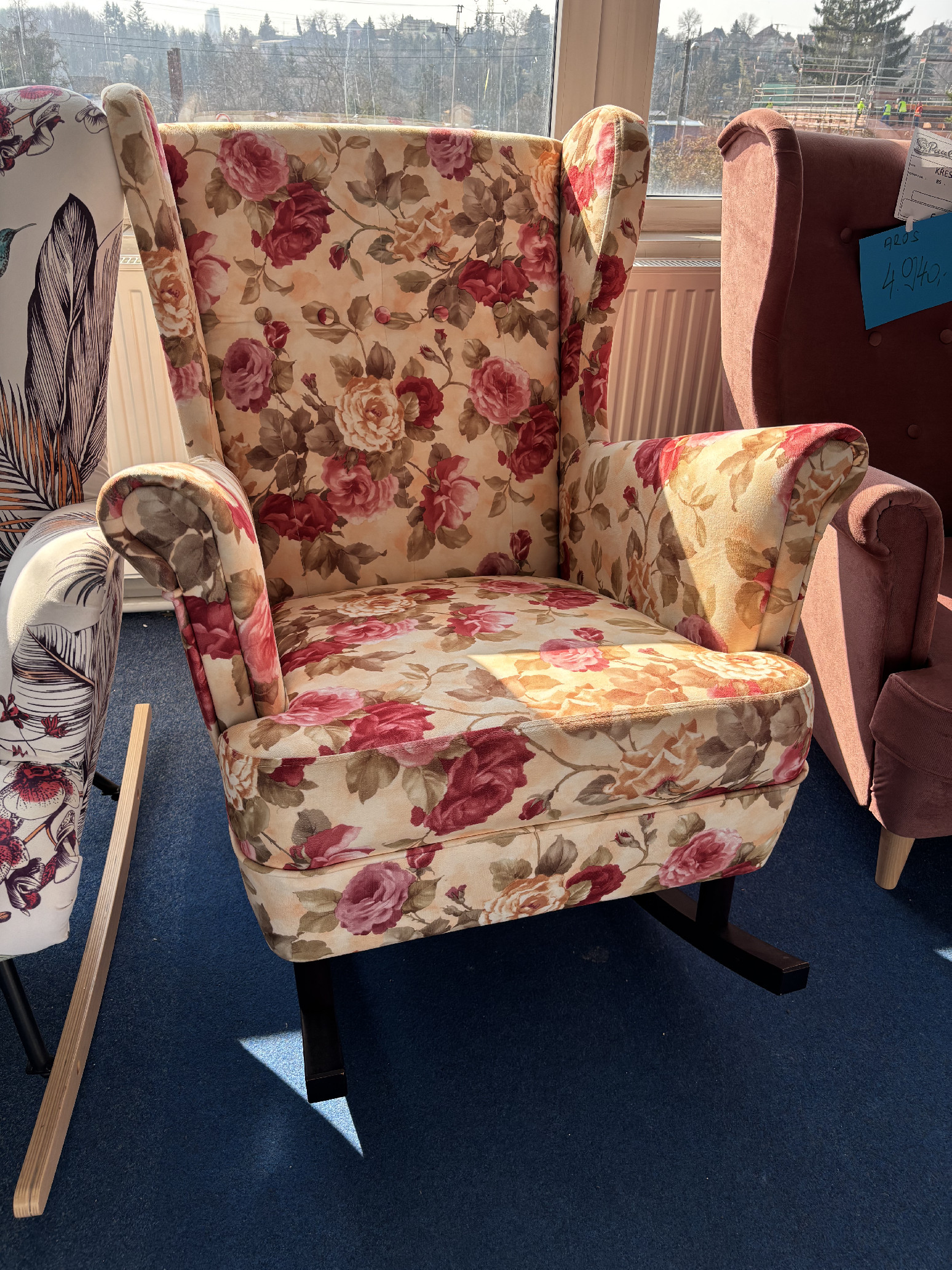 Houpací křeslo Bujak - vzor květin Rojal