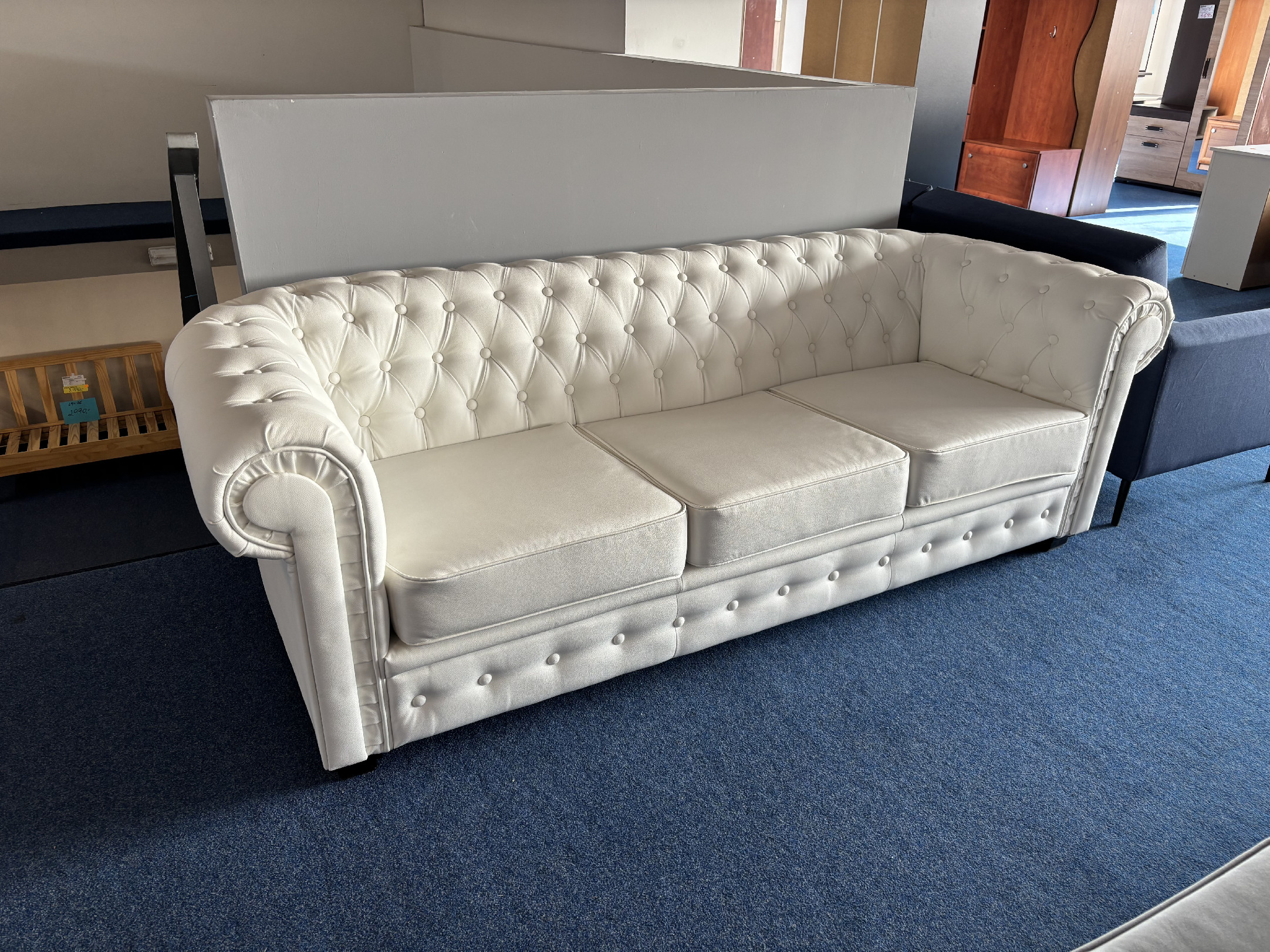 Pohovka Chesterfield - bílá eko kůže