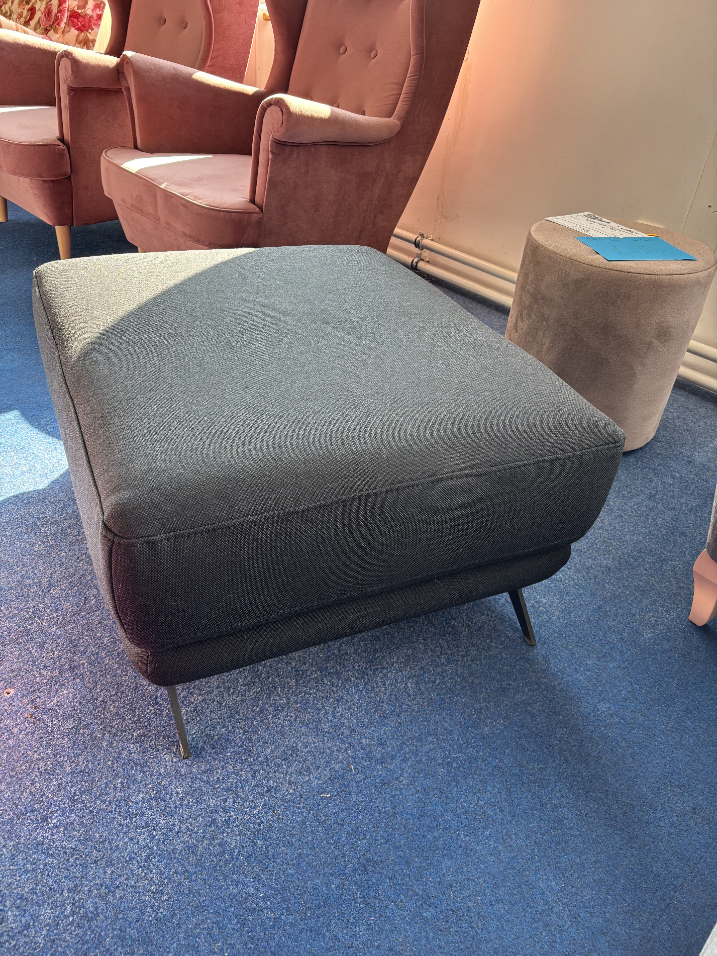 Taburet Megis - černá látka